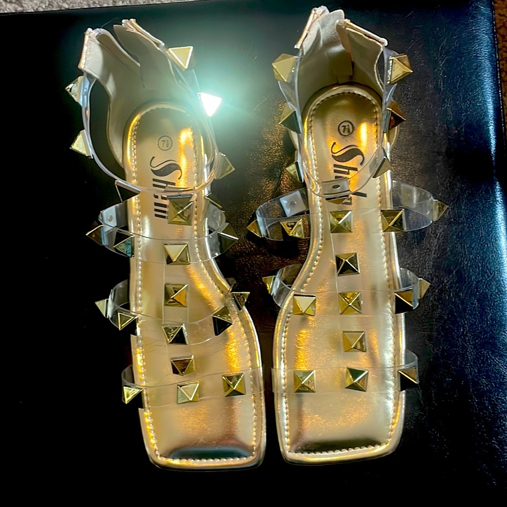 Women’s Size 7 Clear and Gold Studded Gladiator Sandals